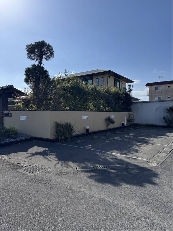 落ち着いた教室の外観